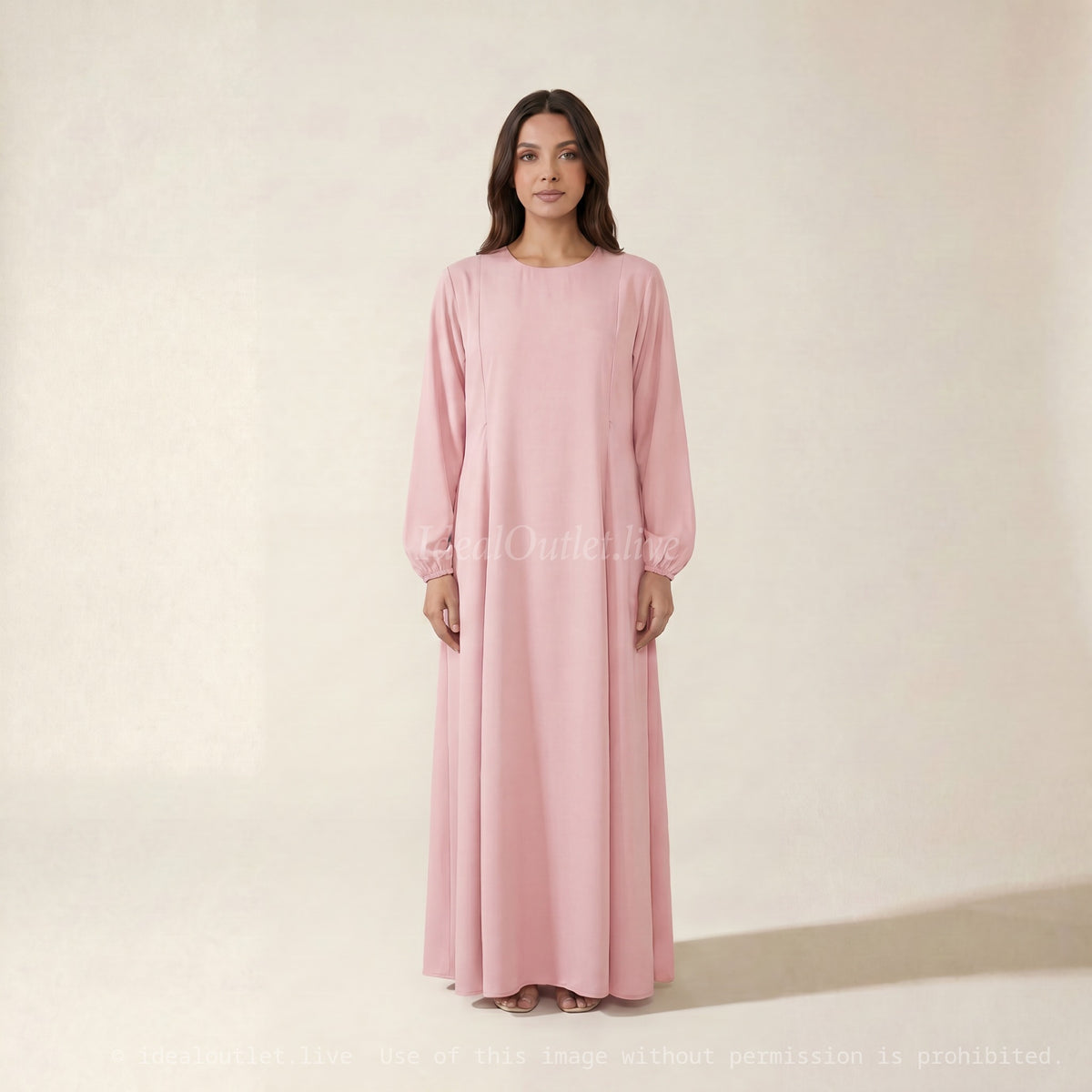 Abaya d'allaitement en soie de Medine ouvertures zip REF:RO2508PK - doux et fluide facilitant l’allaitement en toute discrétion.