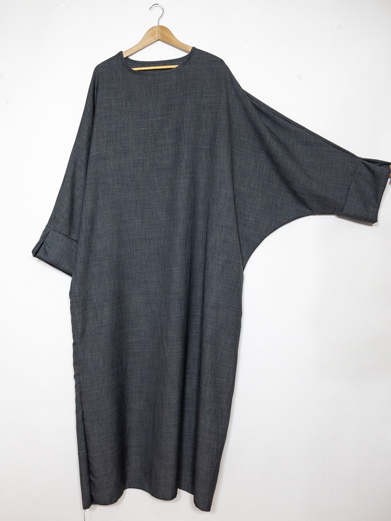 Robe Abaya REF: 2382XLM Manche papillon coupe ample avec fente sur les manches tissu léger et fluide