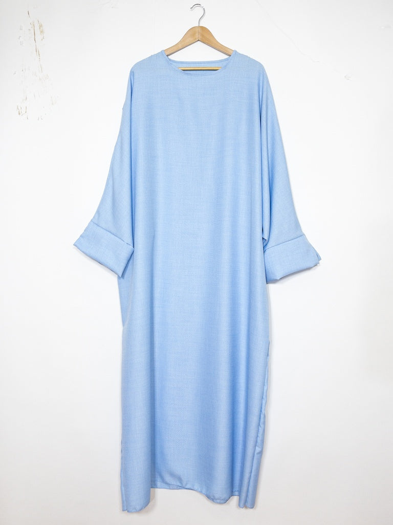 Robe Abaya REF: 2382XLM Manche papillon coupe ample avec fente sur les manches tissu léger et fluide