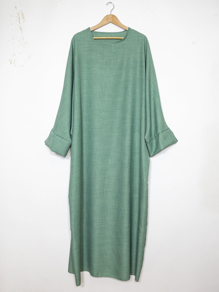 Robe Abaya REF: 2382XLM Manche papillon coupe ample avec fente sur les manches tissu léger et fluide