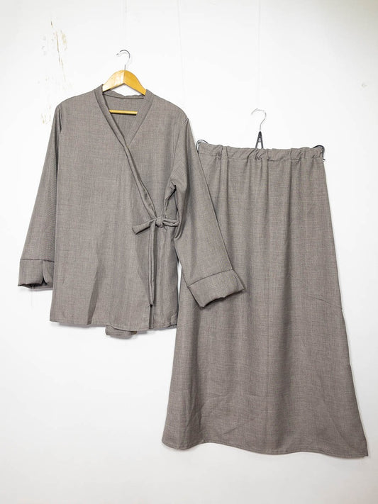 Ensemble EN2385XLM-JU - haut croisé avec nœud sur les côtés style kimono avec jupe évasée