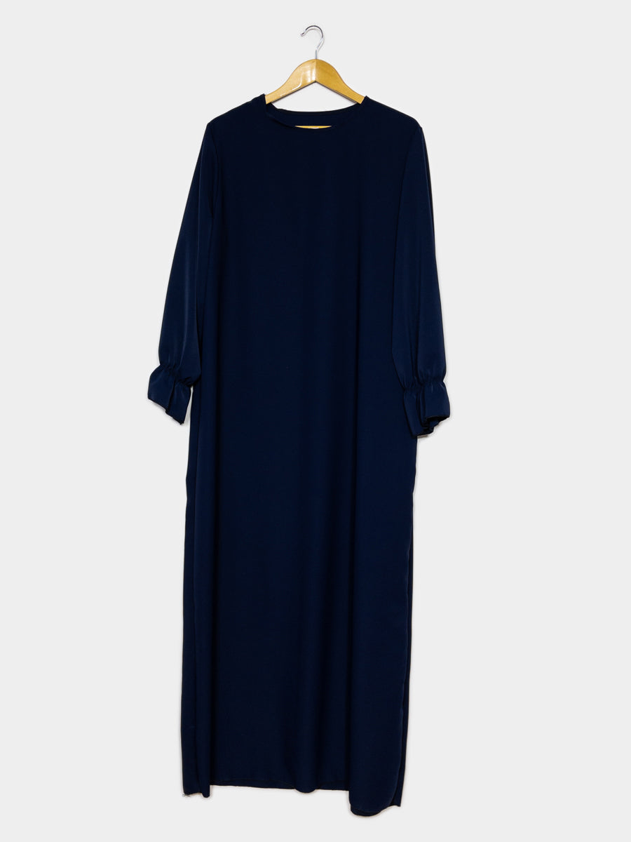 Abaya longue large ref: Ro2316pk- Abaya Longue Large en soie de Médine manches volantées chic et décontracté