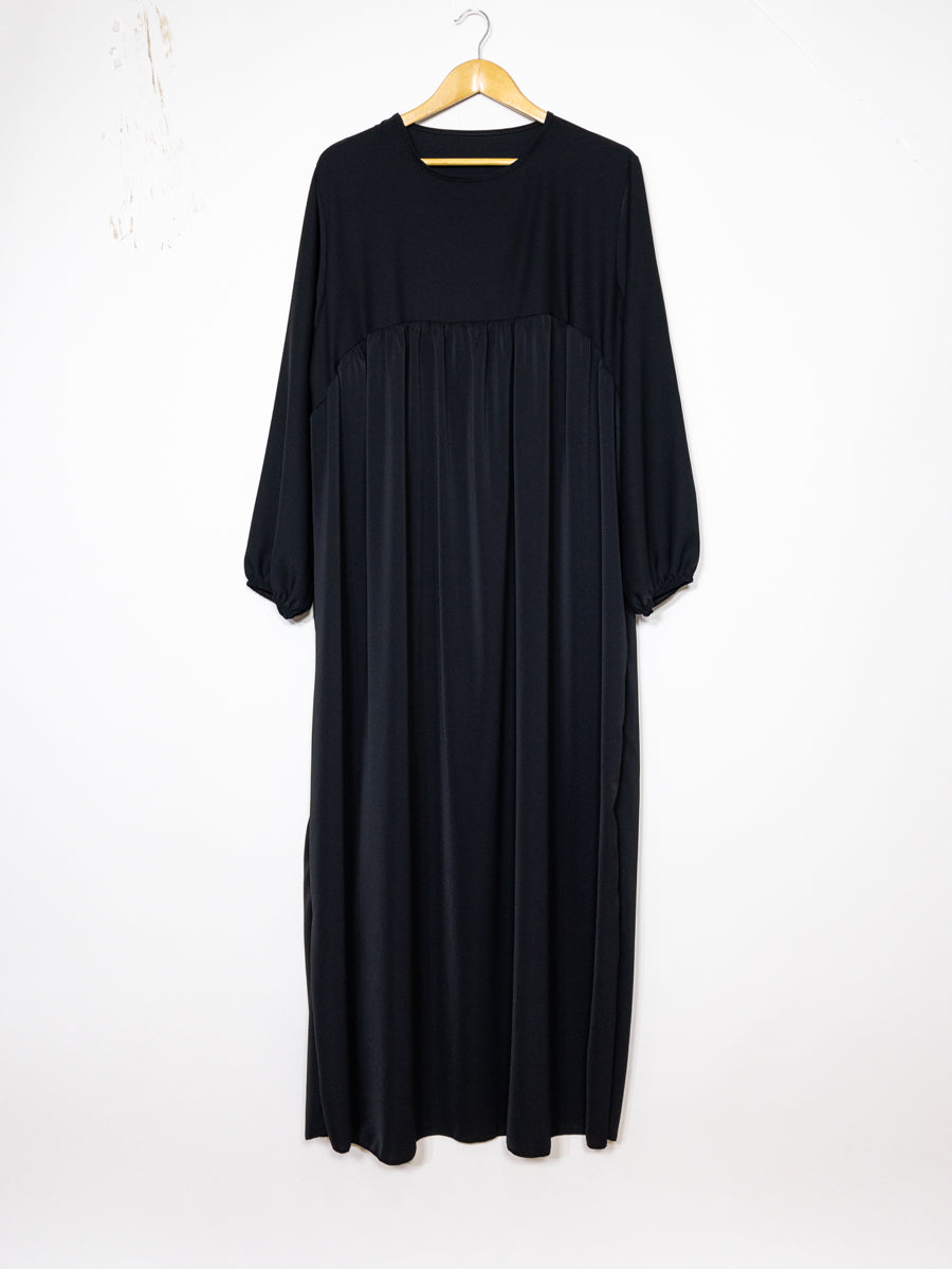 Long Abaya for Women in Medina Silk, Flowing and Soft Fabric, Loose and Elegant Cut, 2326PK