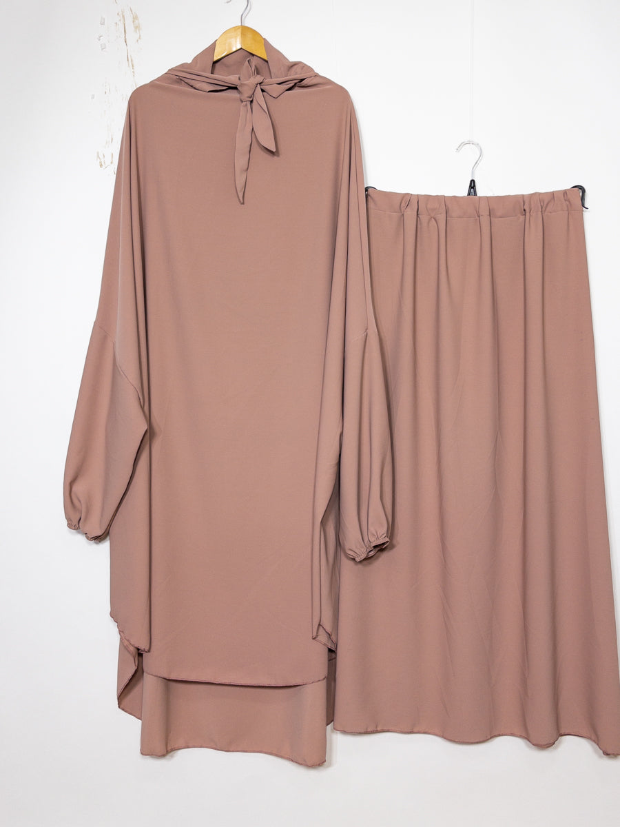 Jilbeb Conjunto Dos Piezas en Seda de Medina REF: En2310pk - Este Bonito Conjunto Incluye un Jilbeb y una Falda Fluida y Elegante