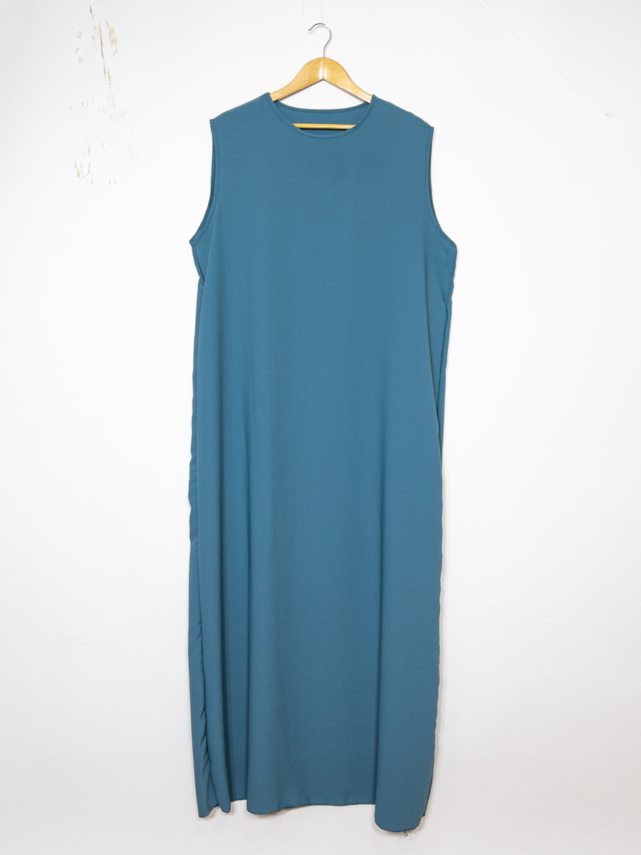 Long, Wide Abaya Ref: Ro2353pk - Sleeveless Long Abaya in Medina Silk, Short Sleeve, Flowing and Lightweight