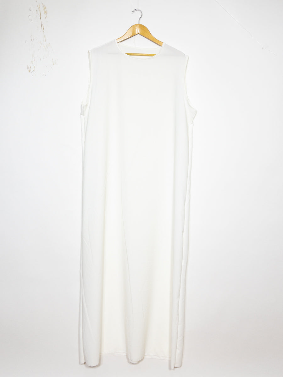 Long, Wide Abaya Ref: Ro2353pk - Sleeveless Long Abaya in Medina Silk, Short Sleeve, Flowing and Lightweight