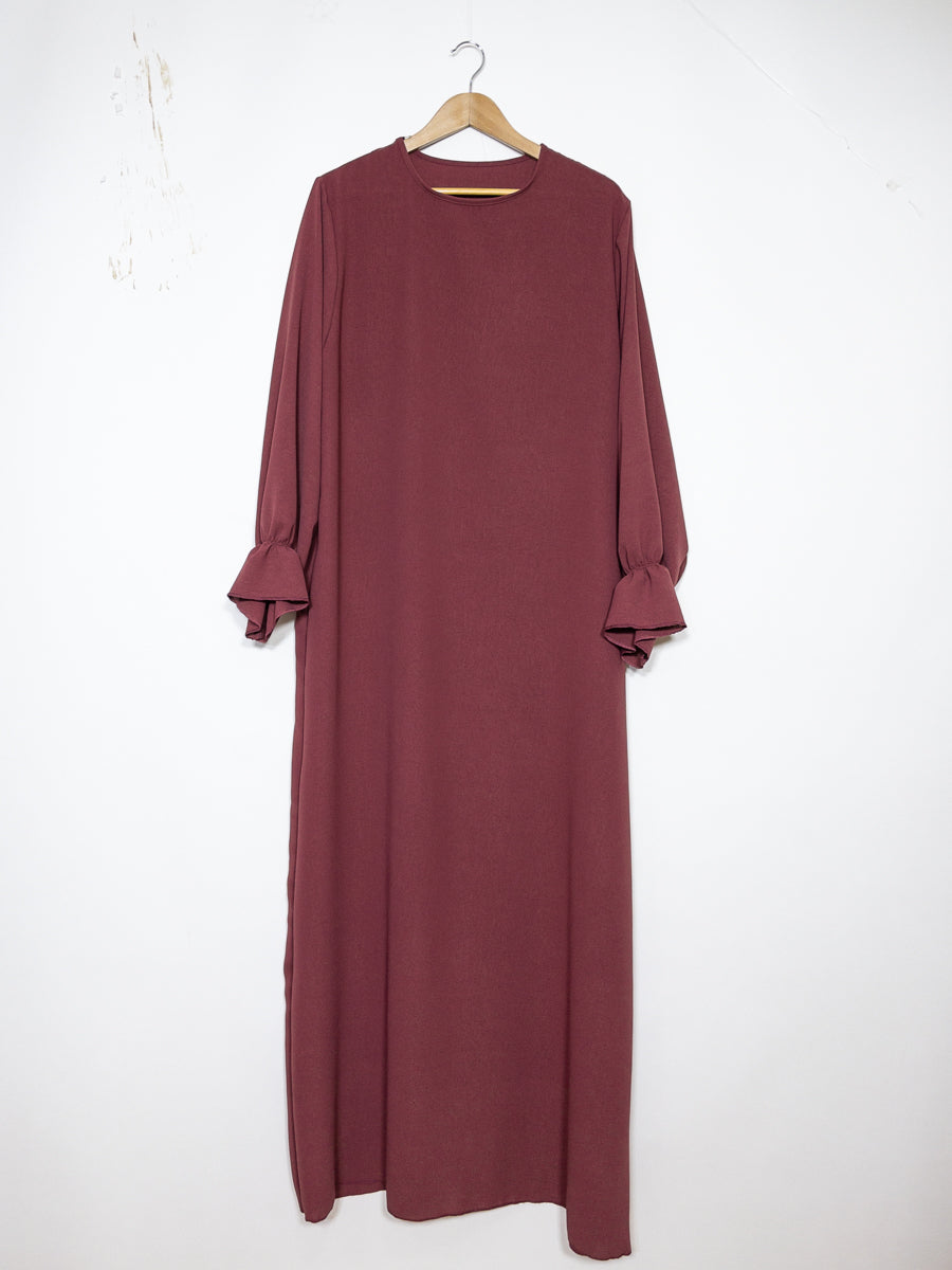 Abaya longue large ref: Ro2316pk- Abaya Longue Large en soie de Médine manches volantées chic et décontracté