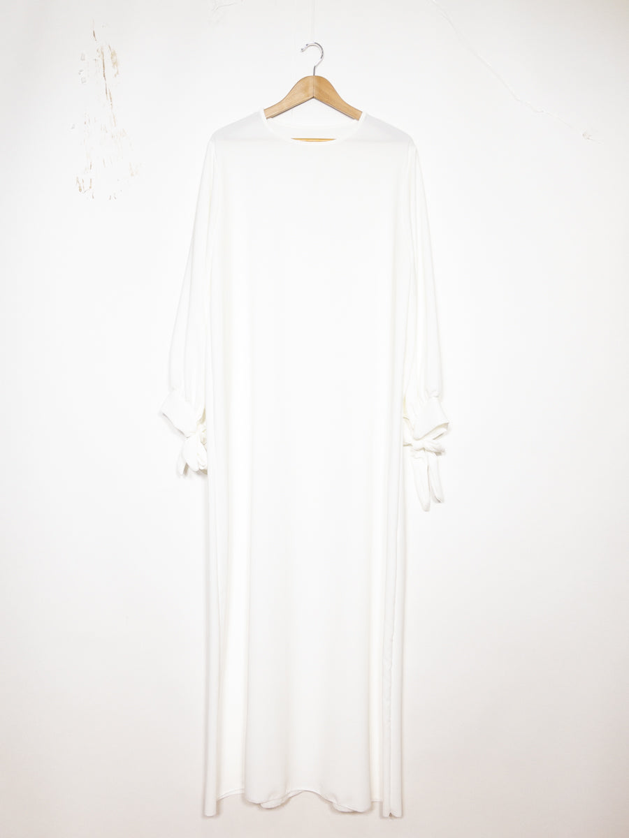 Abaya en soie de Médine RO2378PK - Elégante et fluide avec coupe ample et manches ballon avec joli nœud
