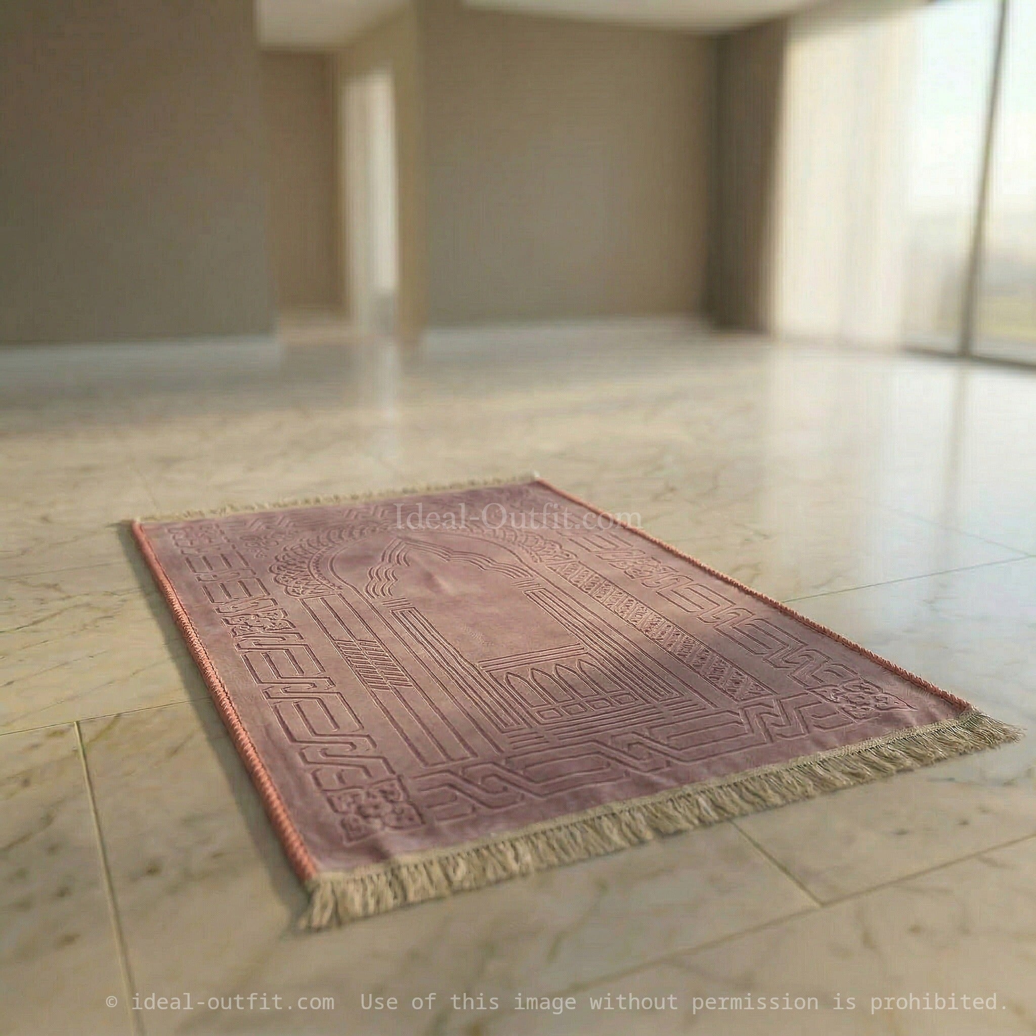 Confort et recueillement, Tapis de prière en velours avec motifs embossés, Accessoires de prière islamique