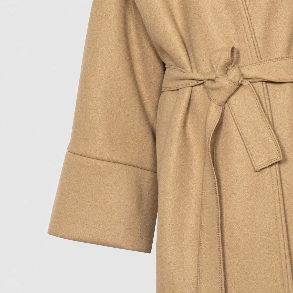 Manteau ref: 2390-cabans Caramel – détail vérifié, fond Studio E5