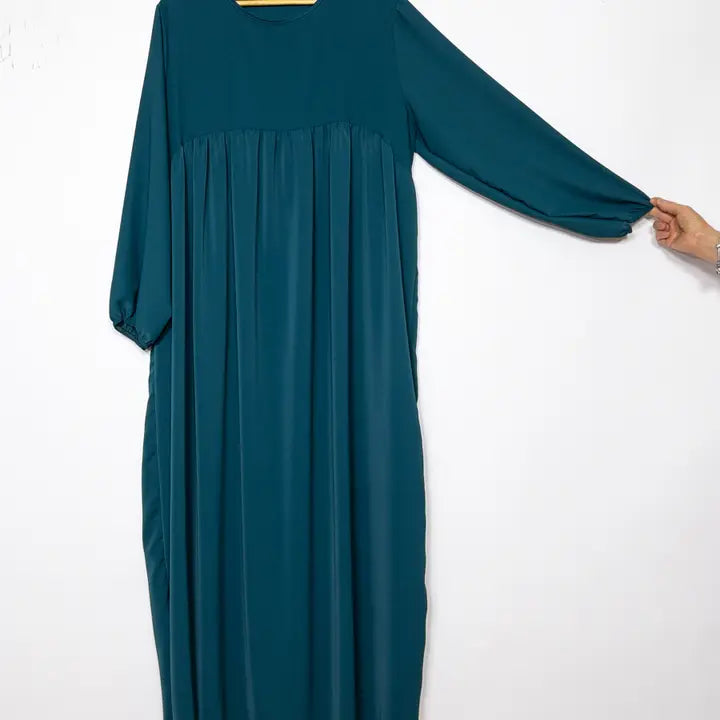 Abaya longue femme REF: RO2326PK - Abaya longue femme en soie de medine tissu fluide et doux , coupe ample et élégante